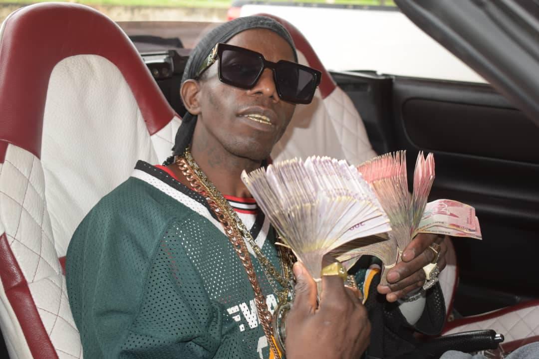 TOP TRENDING: My N*gga Get Rich swimming in money
