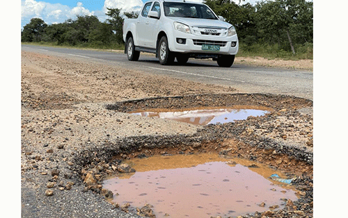 RA warns motorists of potholed highway