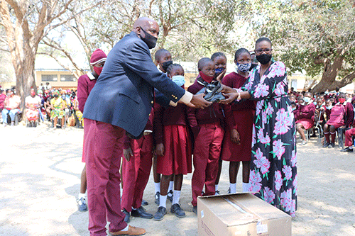 Nkurenkuru school pupils receive uniforms