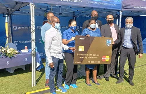 Standard Bank injects N$500 000 into junior hockey