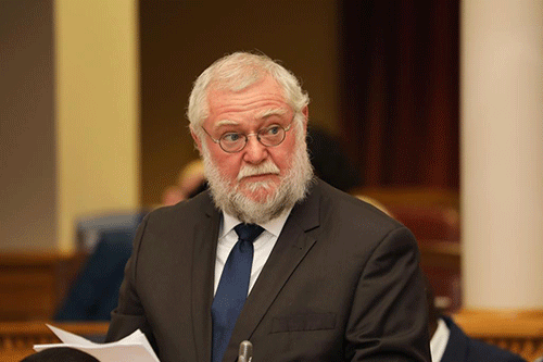 Schlettwein suggests hefty fines for dodgy valuers