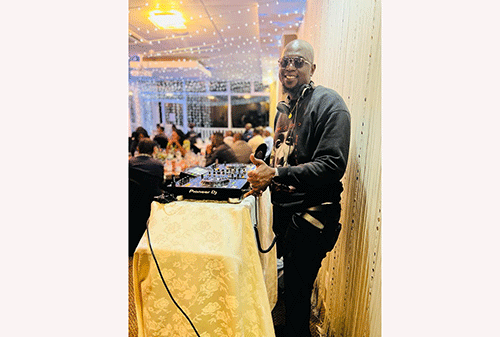 DJ Siya to share stage with Koffi Olomidé