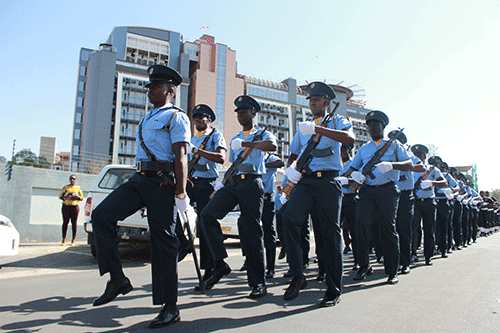 Exodus leaves police force fragile