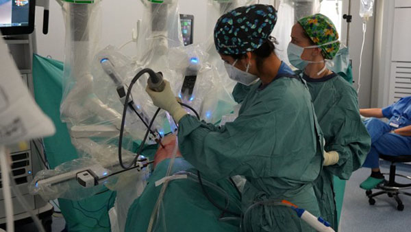 Barcelona hospital performs world’s first fully robotic lung transplant