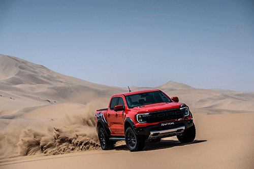 Ranger Raptor boasts customisable shift indicator…to optimise fuel economy and ensure maximum acceleration