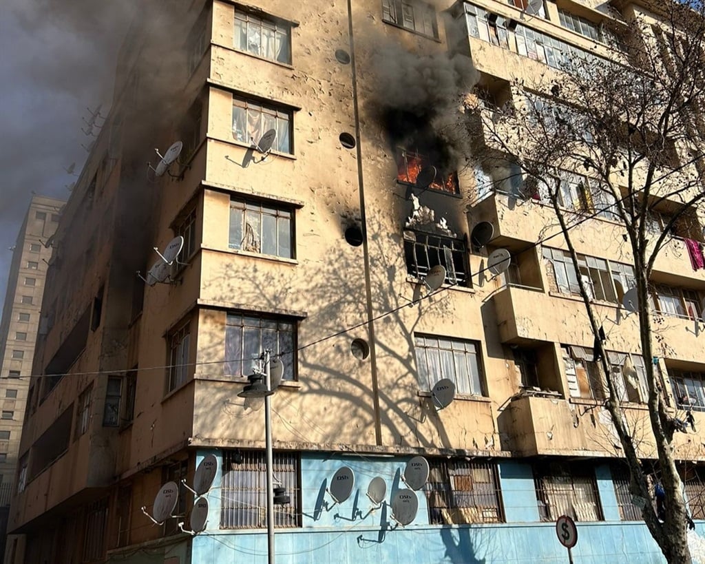 Fire kills two children locked in Johannesburg apartment
