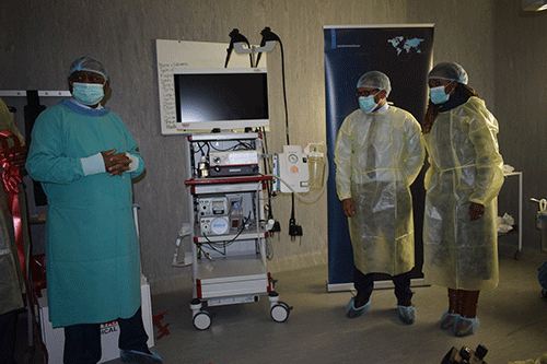 Debmarine Namibia hands over endoscopy machine to state