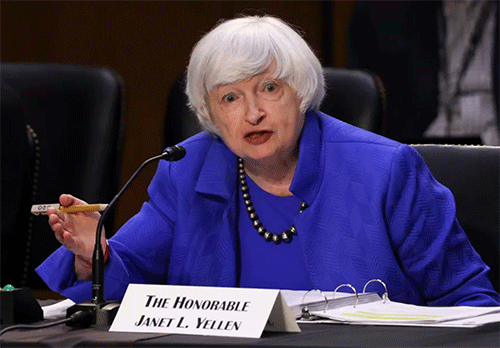 Yellen urges action to curb market risks