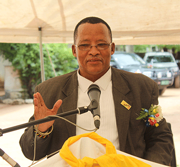 accident /Ui/o/oo survives accident outside Grootfontein