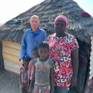 Ta hepekwa momukunda wavo molwoulema woshipa  ‘Onda kufilwa ondjebo oikando aishe itatu shaashi ame ekishi’