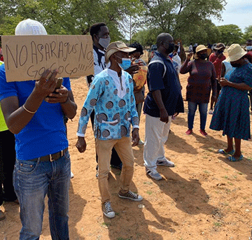 Farmers demonstrate against asparagus, weather station