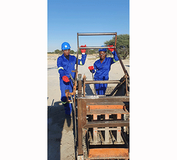 Northern women break bricklaying wall