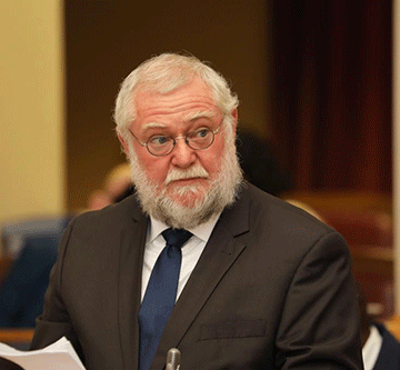 Schlettwein suggests hefty fines for dodgy valuers