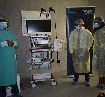 Debmarine Namibia hands over endoscopy machine to state