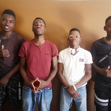 five Youngsters start community art initiative in Aimablaagte