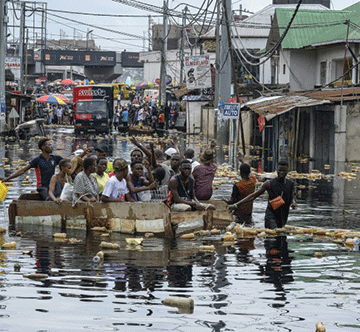 DRC’s capital in tumult as river bursts banks