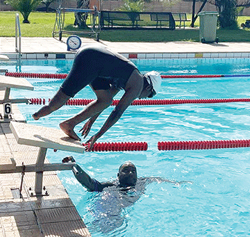 Para swimmer secures a scholarship