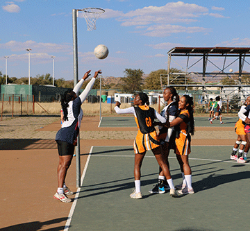 Exhilarating Super 10 netball action 