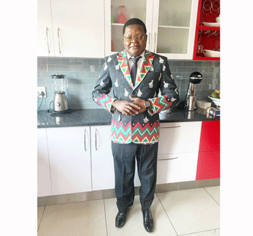 Zimbabweans celebrate 44 years of independence with pomp