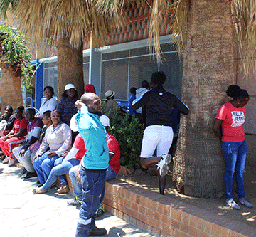 Struggle kids chain veterans’ office door