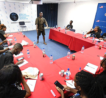 business Ongeshefa natango otayi shongola mOshakati