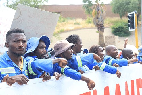 City cleaners demand permanent jobs