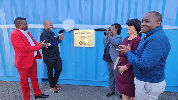 Debmarine celebrates mining discovery Gem