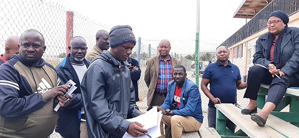 Dienda against resignations for elections