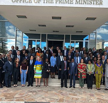 diplomants Deputy PM calls for solutions to end global conflict