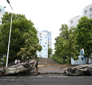 France arrests dozens in unrest after police shooting