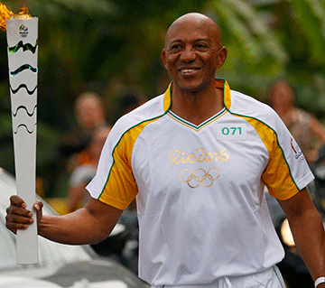 frank jpg Richards breaks Fredericks’ 28-year-old record