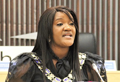 Divided opposition enters City vote