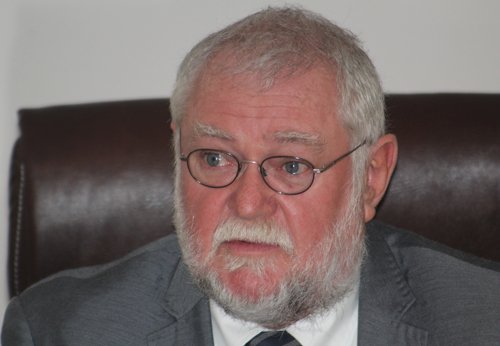Schlettwein irked by water pump theft