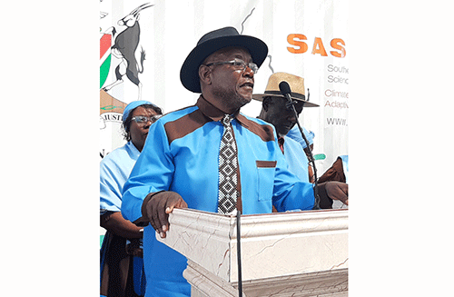 Chief denies selling mining rights for hamburgers