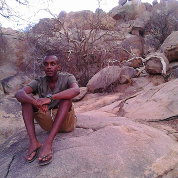 kandjeke1 Divine Chickens fairy tale run to success