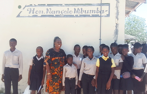 Yandjeni omapukululo kombinga yomufindalongo – Nghipondoka