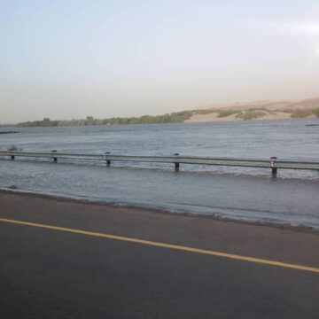 orange Swelling Orange River spreads panic