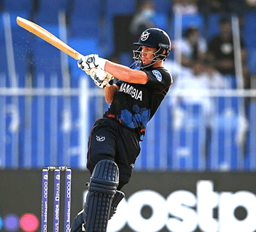 Personality of the week –  Van Lingen takes cricket to the sand dunes