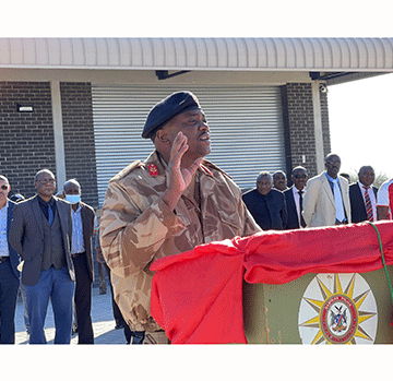 police and community 2 1 Oimbuluma ya hanya …Vamwe ova hala okangedjo koufiku ka aluka