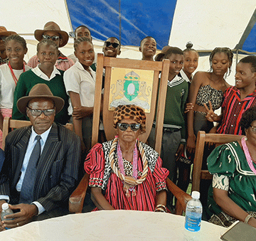 queen 2 Oukwanyama queen encourages learners