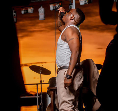 Sunny Boy hosts  listening parties