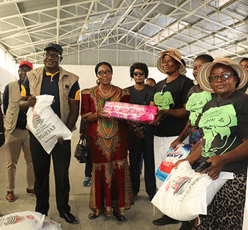 women Aakiintu yomomikunda ya gandja omakwatho mOhangwena