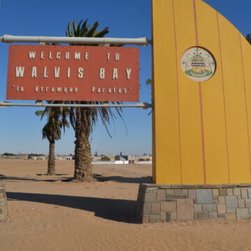 Walvis Walvis at sixes and sevens … Metcalfe gives up