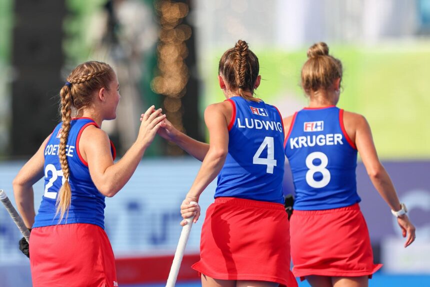 Hockey women’s team into playoffs