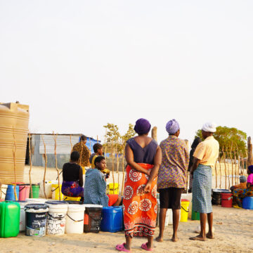 Thirsty Rundu informal settlers turn to river 