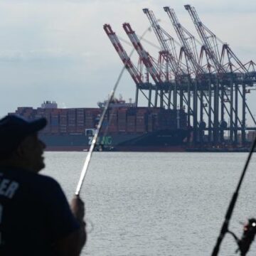 US dockworkers strike after labour contract expires