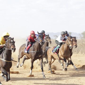 Horse racing jpg Earl of Cardigan wins big at Alex’s commemoration