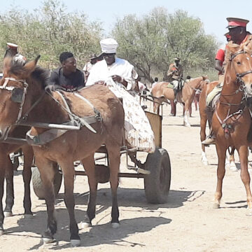 Ohaungati, okupanḓera nomaundjiro ozombura esere mOvitoto