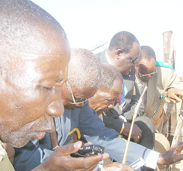 YA-KARAMBI Oveni vo mumega ma ve zemburuka orutjindo rwa Pukiro