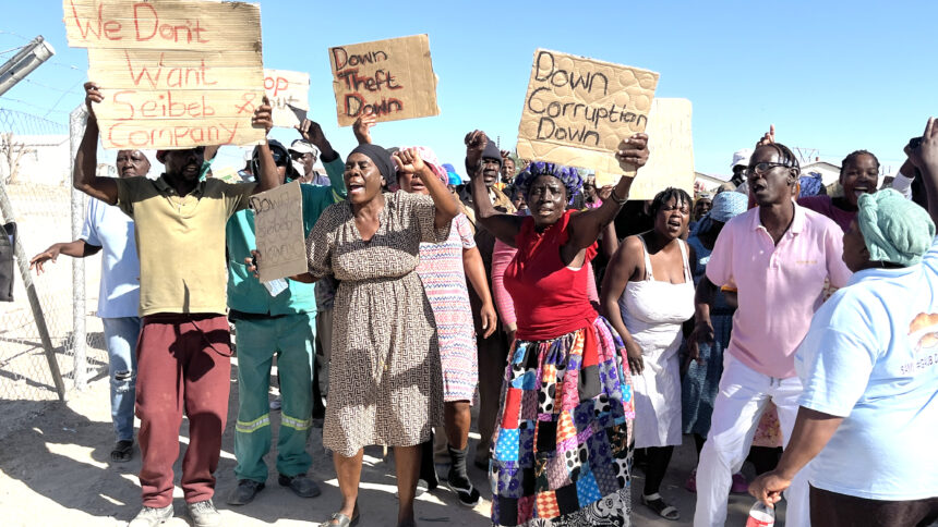 Uis protesters pushed out of TA office